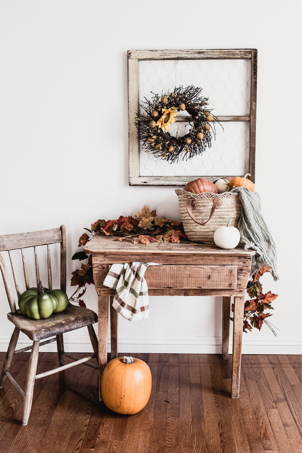Zero waste decor is natural decor. Find out how to use nature to decorate this fall season and where to find natural decorations on Etsy to fill your home with seasonal cheer of Fall, Halloween, and Thanksgiving. Learn more at www.alittlesustainablitity.com